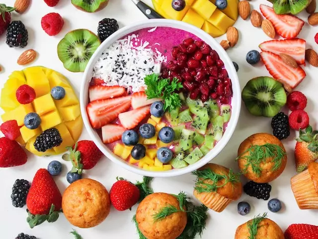 oat flakes with fruits