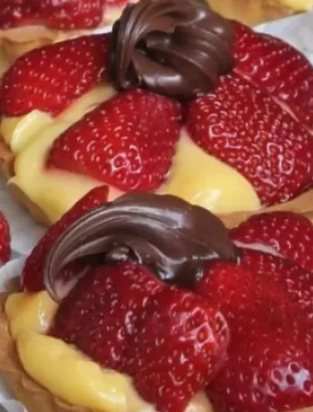 How to make Sweet Pastries with Strawberry