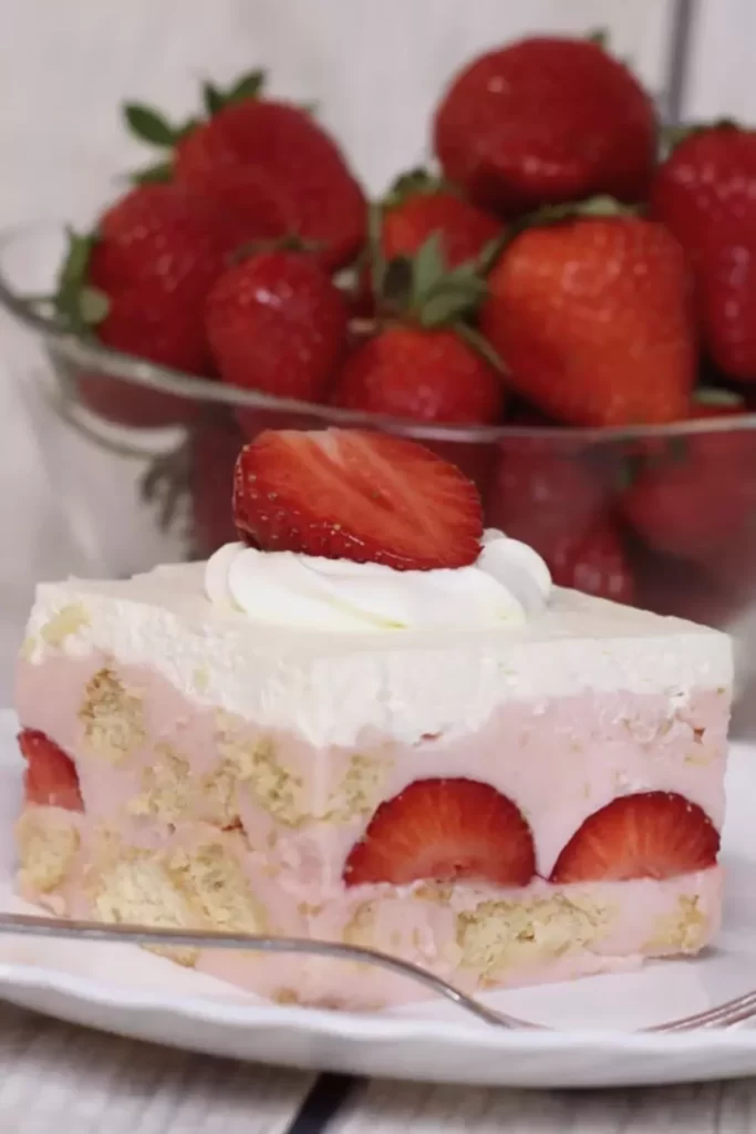 15 Minute Cake with Strawberries