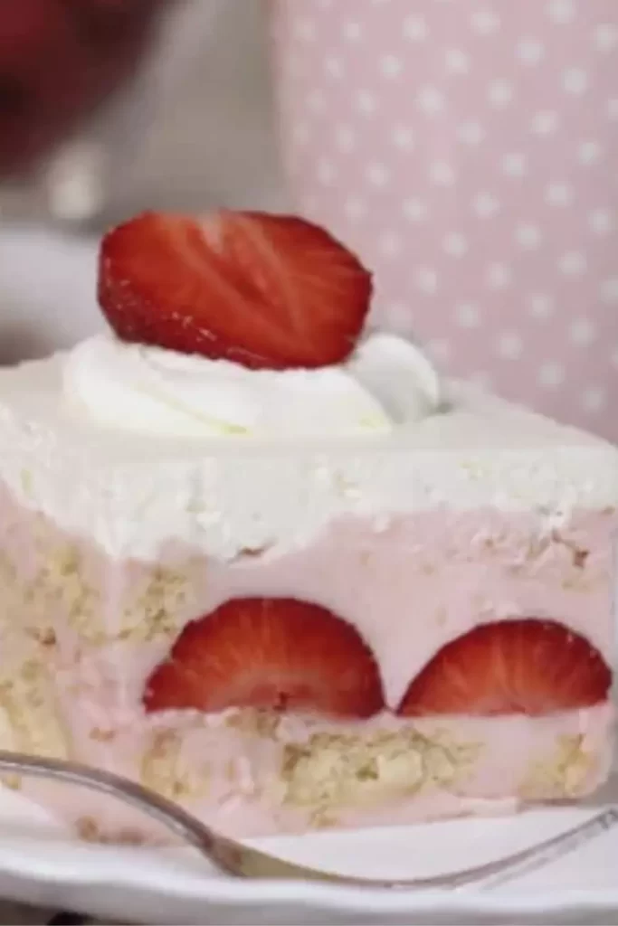 15 Minute Cake with Strawberries