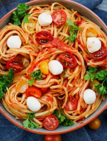 Light, and delicious Spaghetti with Cherry Tomatoes